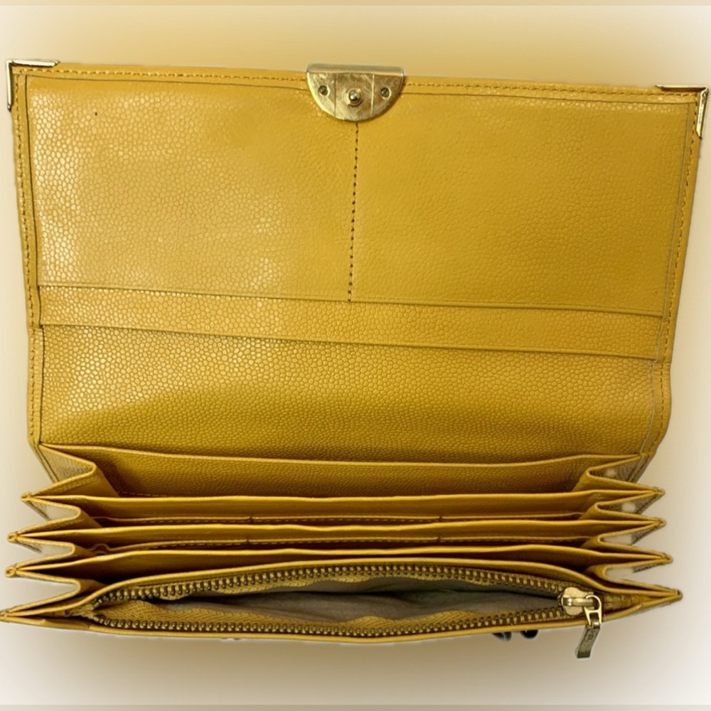 Givenchy Vintage Leather Wallet (Large) - Picture 3 of 7